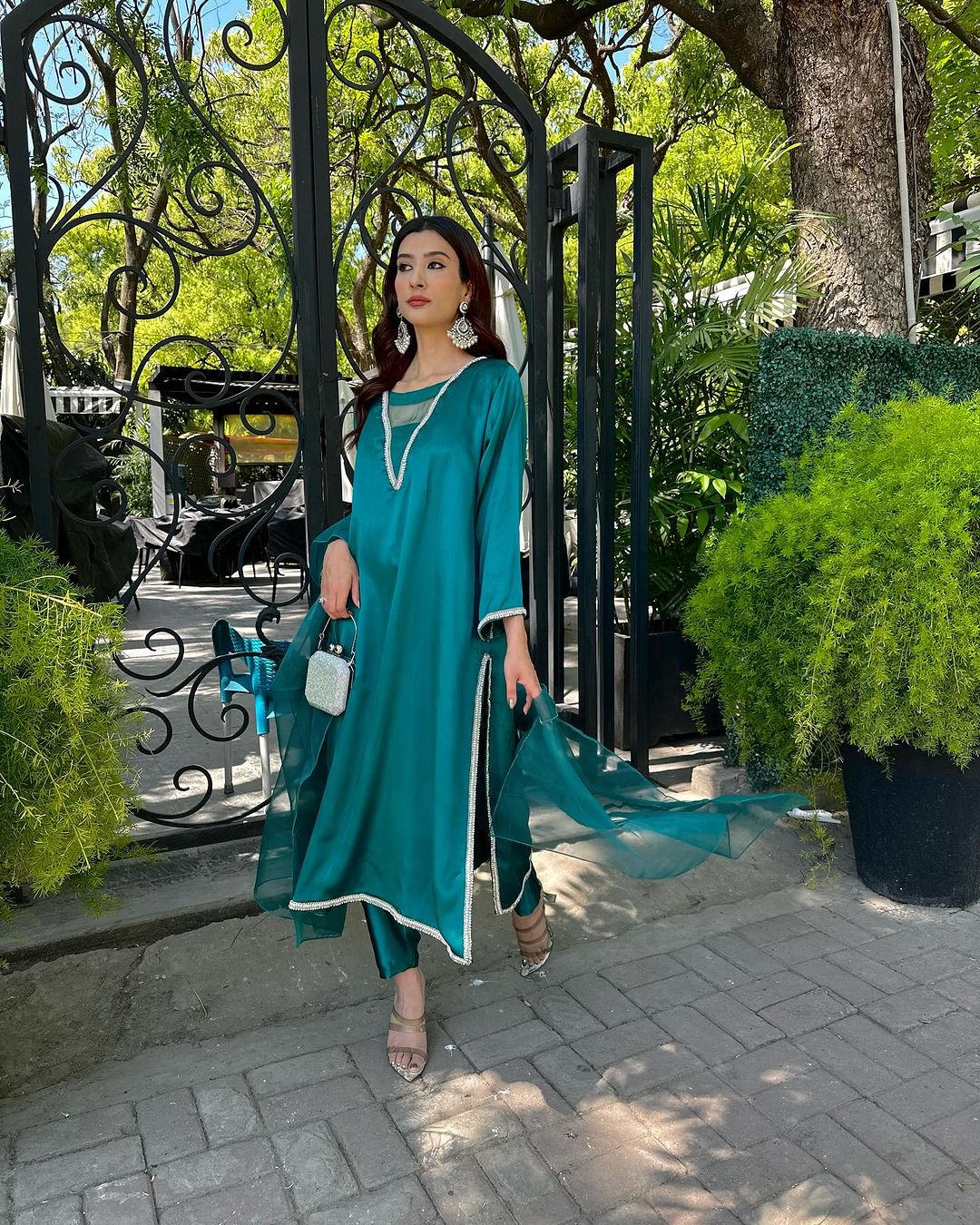 Heavy Lace Dress By Maheen Closet 2pcs